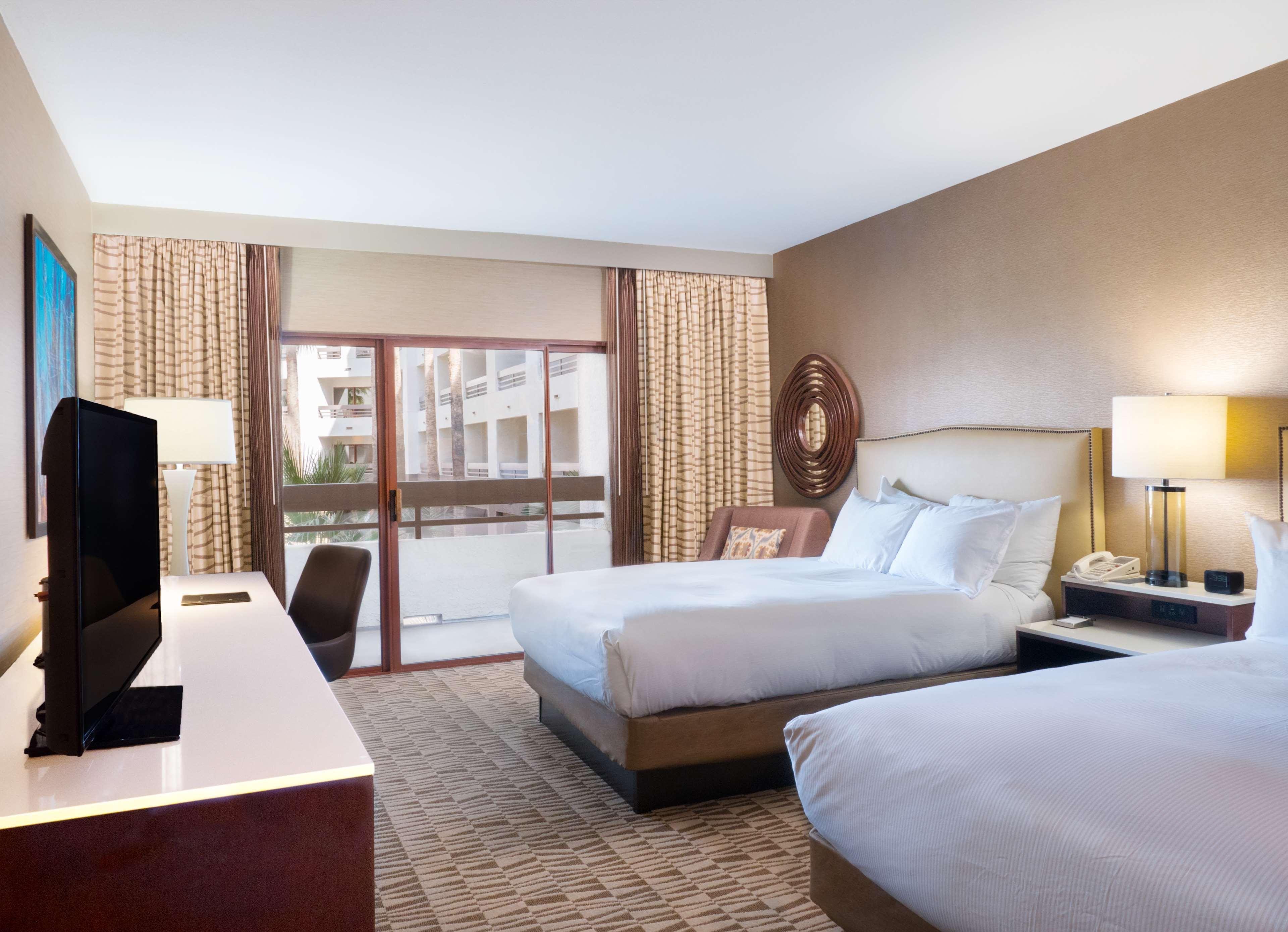 Hilton Phoenix Airport Exterior photo