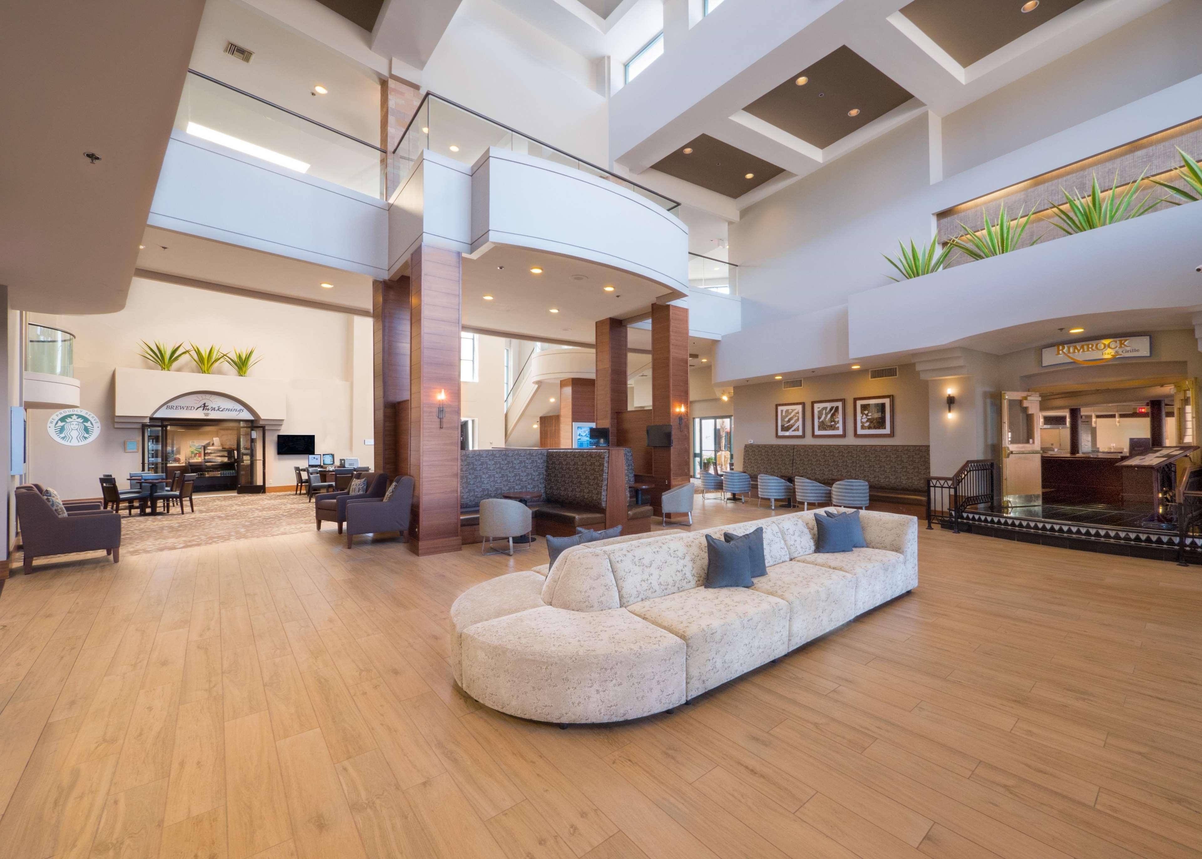 Hilton Phoenix Airport Exterior photo