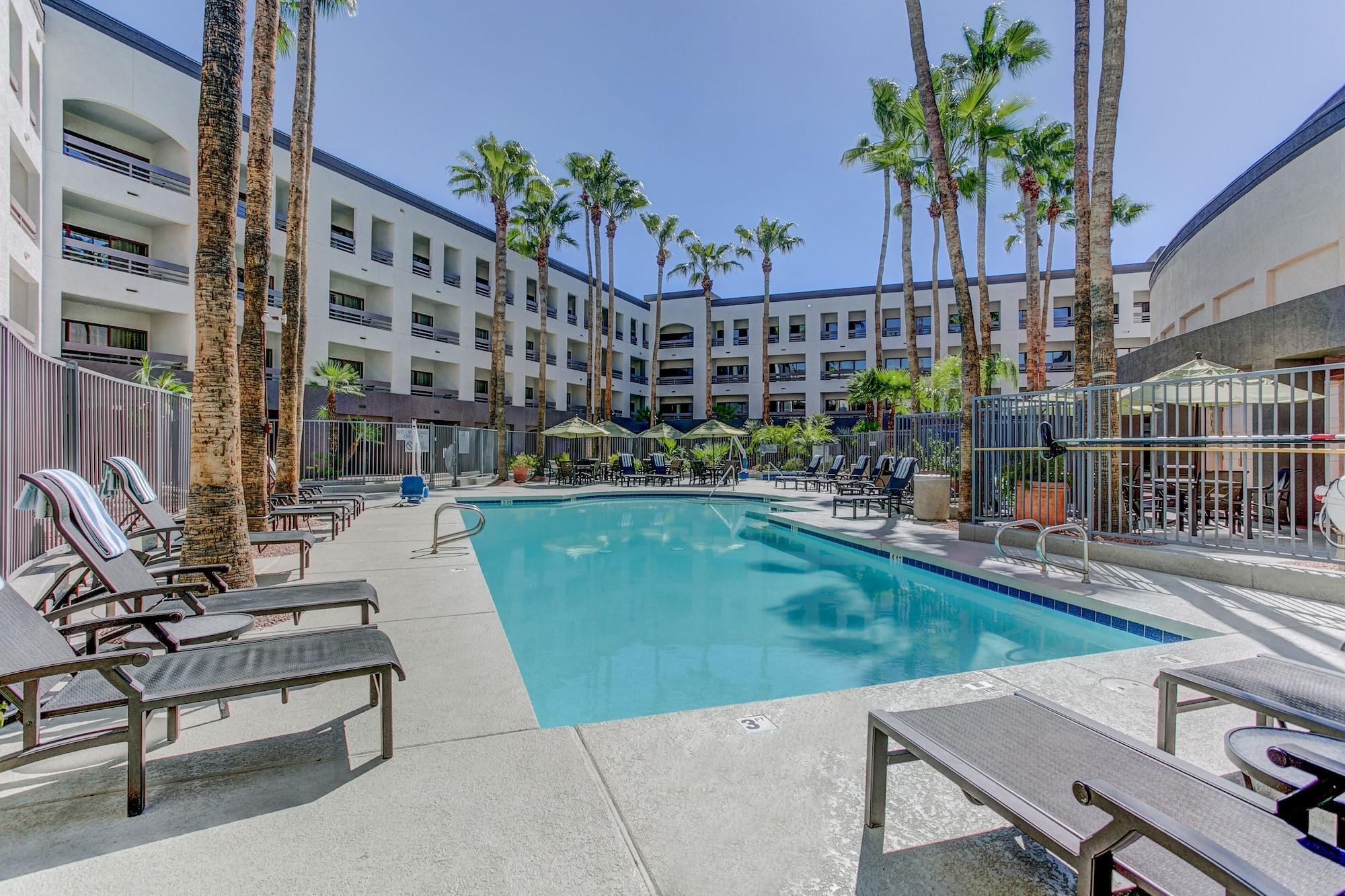 Hilton Phoenix Airport Exterior photo