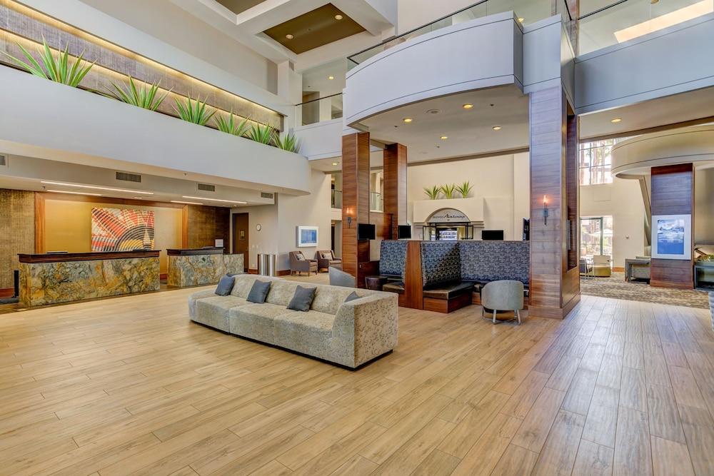 Hilton Phoenix Airport Exterior photo