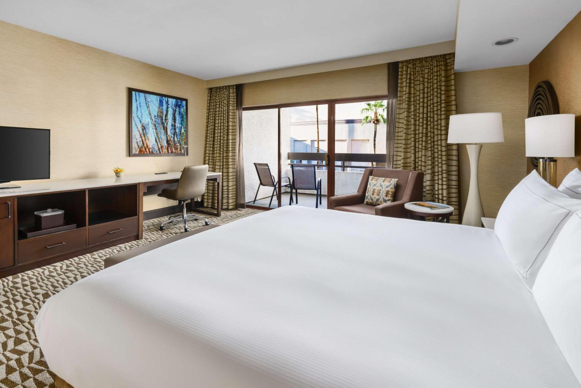 Hilton Phoenix Airport Exterior photo