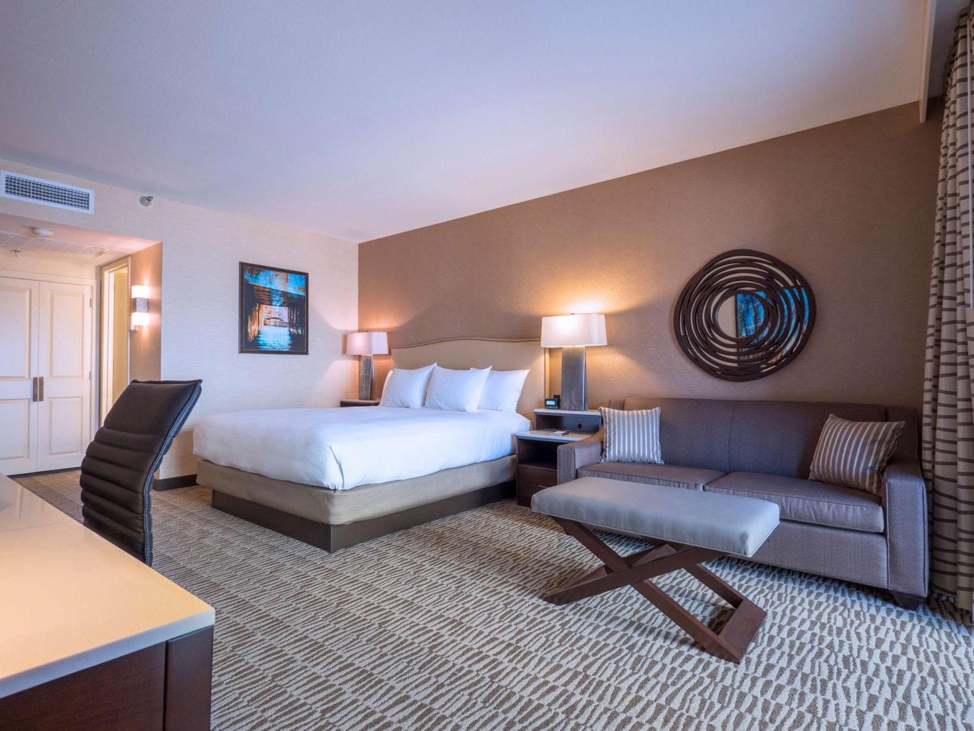 Hilton Phoenix Airport Exterior photo