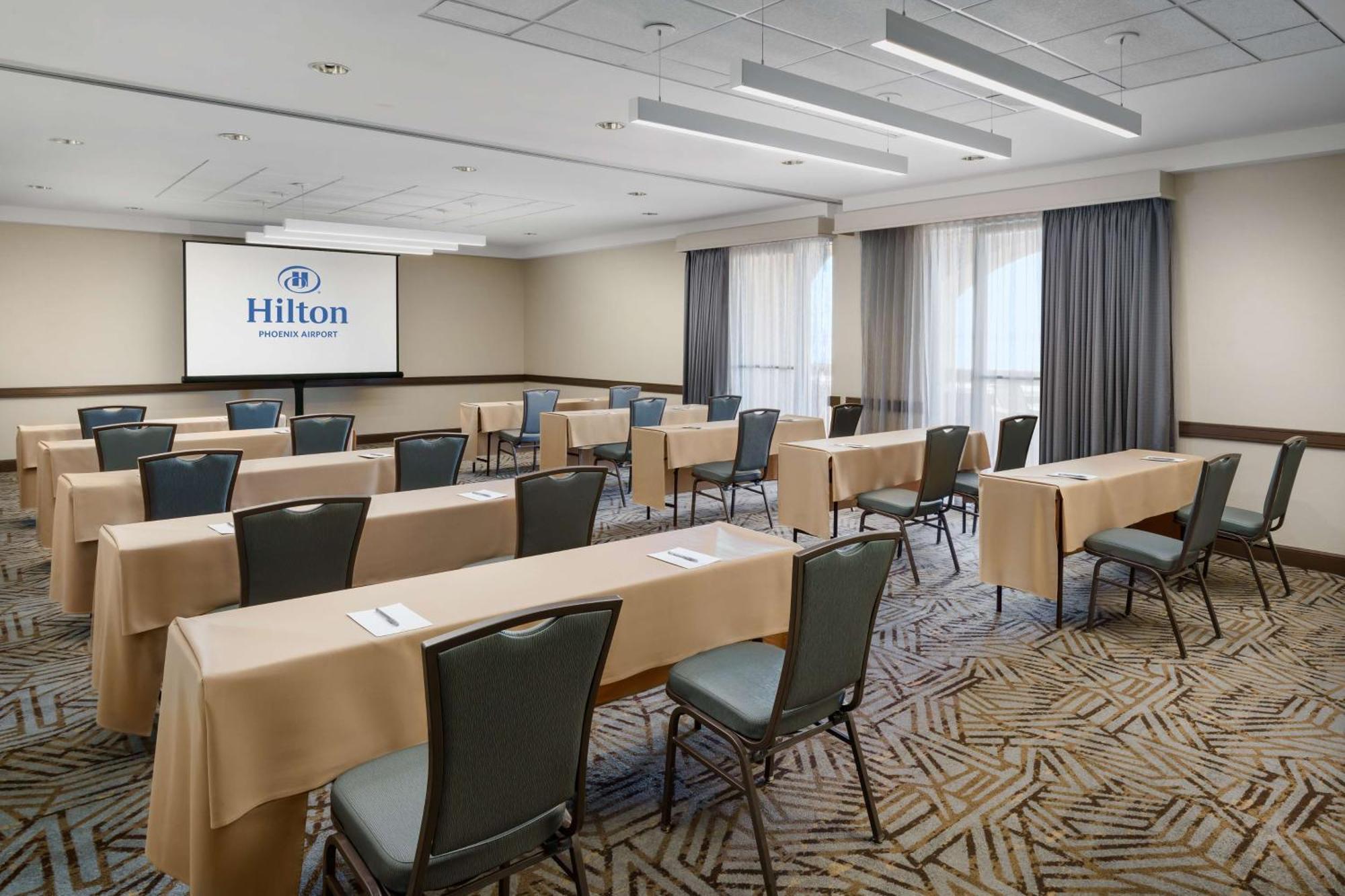 Hilton Phoenix Airport Exterior photo